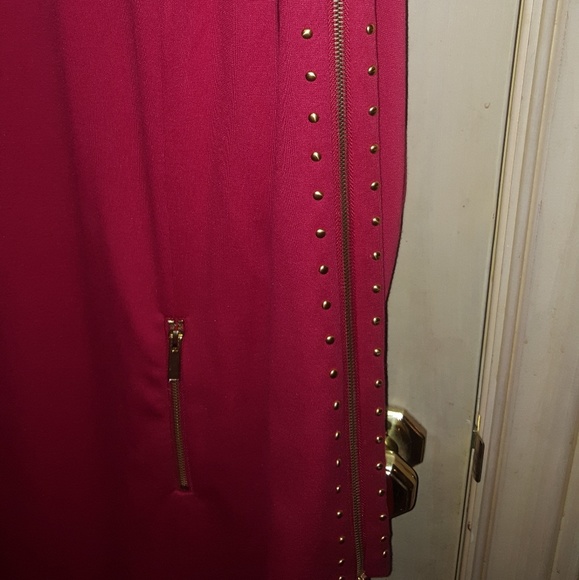 Misses sz 12 red dress with gold embellishments - Picture 3 of 5